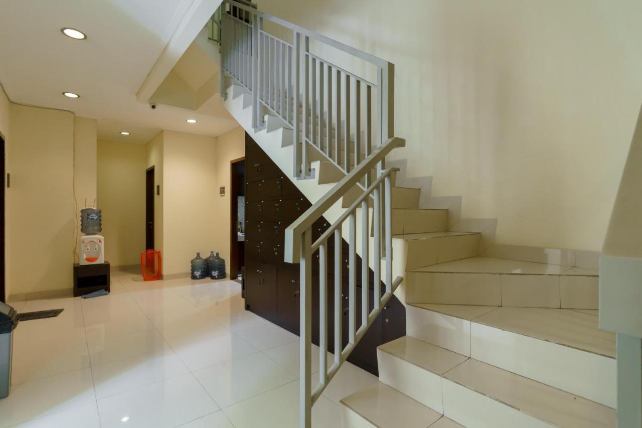 Dago Suites Syariah Cikarang Mitra Reddoorz Bekasi Eksteriør bilde